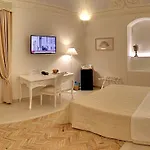 パラッツォ デリ アバーティ　 4*
