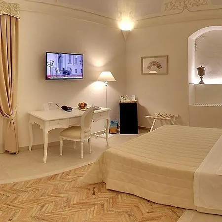 Palazzo Degli Abati 4*